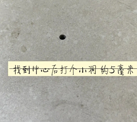 石河子瓷砖空鼓维修公司专业解答在瓷砖铺贴过程中，如果砂料搅拌不均匀，将会带来以下问题